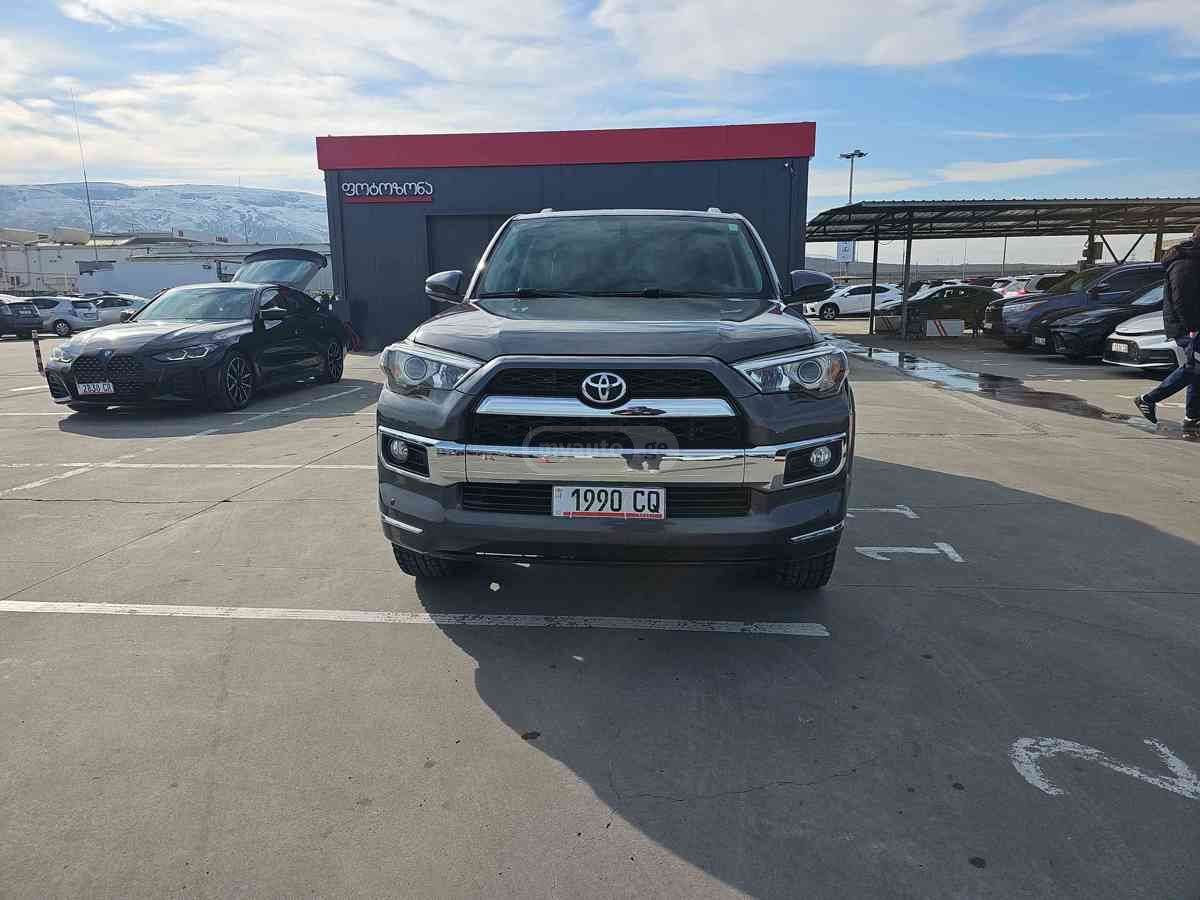 Toyota 4Runner 2018 — photo 2