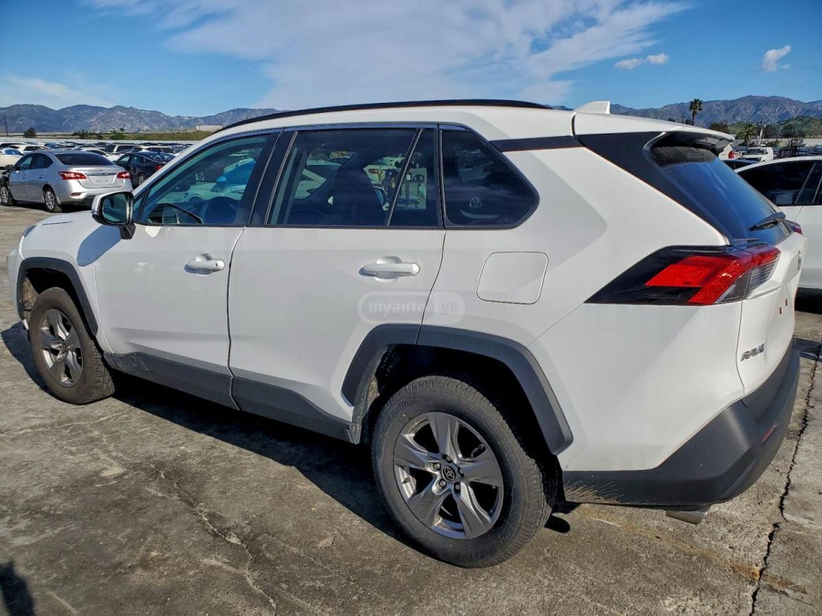 Toyota RAV4 2024 — photo 2