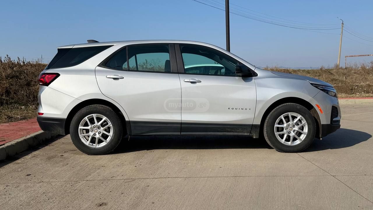 Chevrolet Equinox 2022 — photo 2