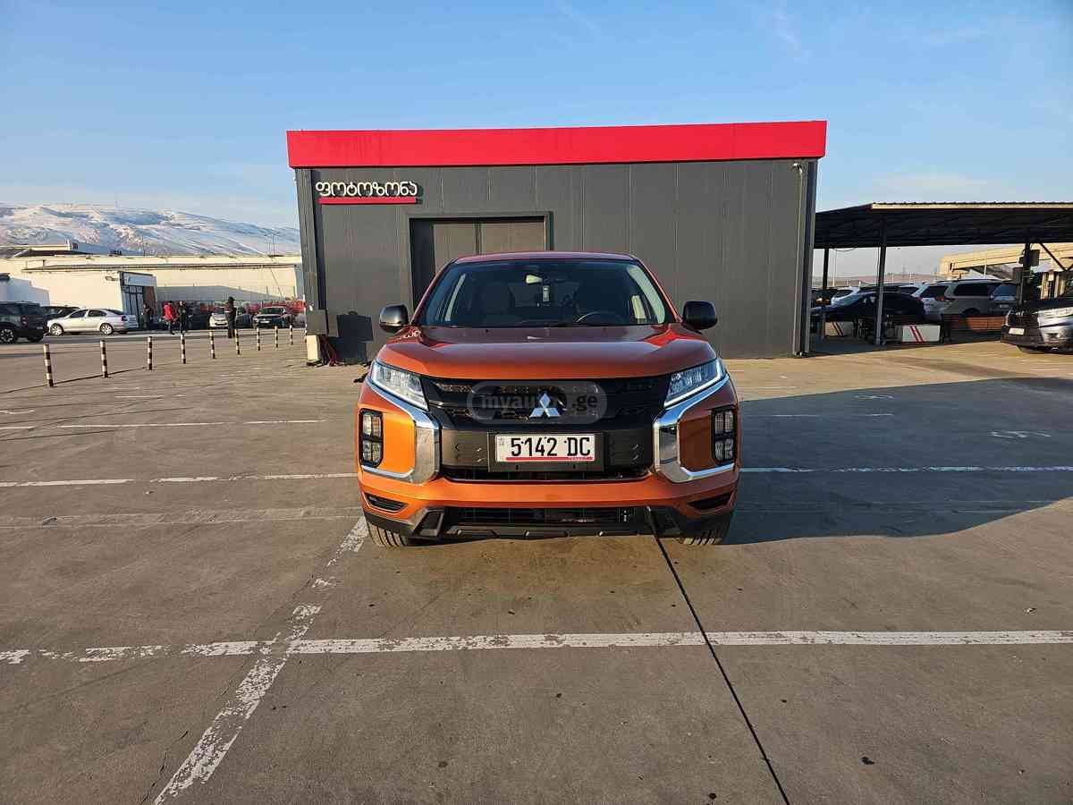 Mitsubishi Outlander 2023 — photo 2