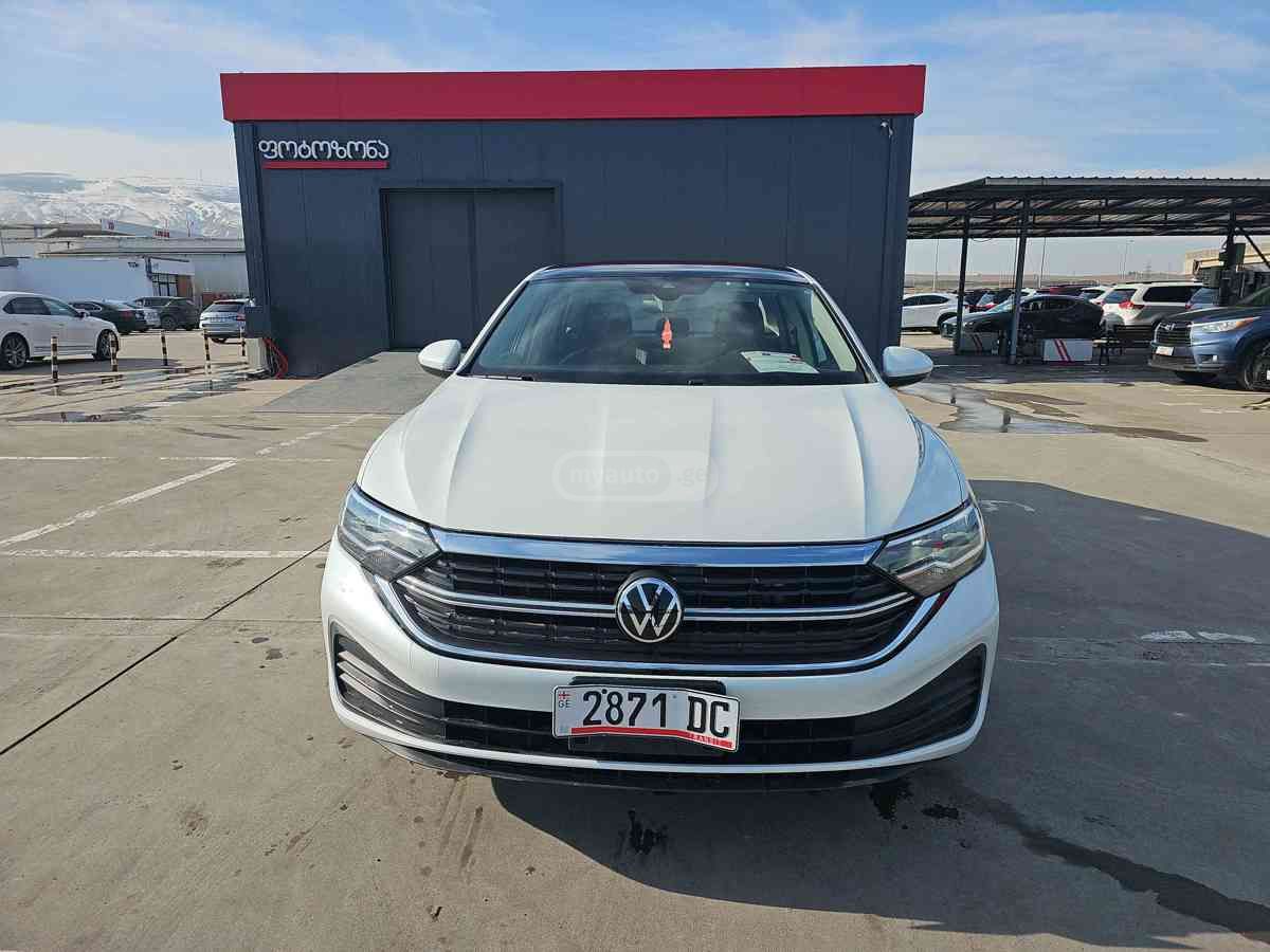 Volkswagen Jetta 2023 — photo 2