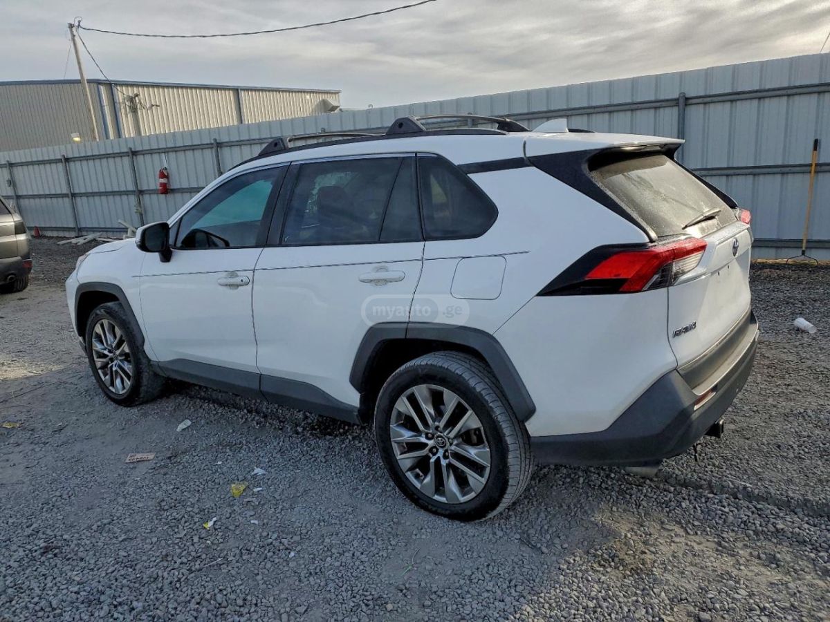 Toyota RAV4 2020 — photo 2