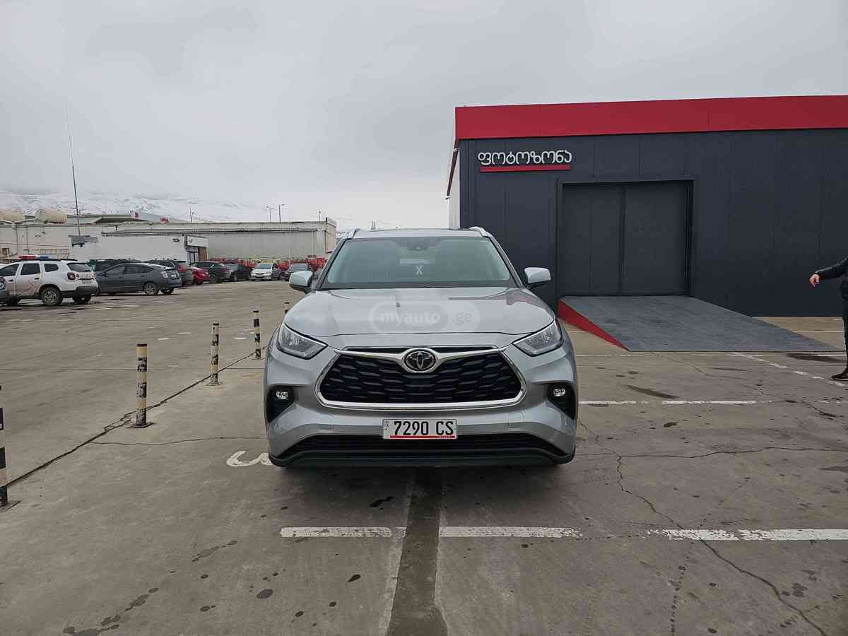 Toyota Highlander 2021 — photo 2