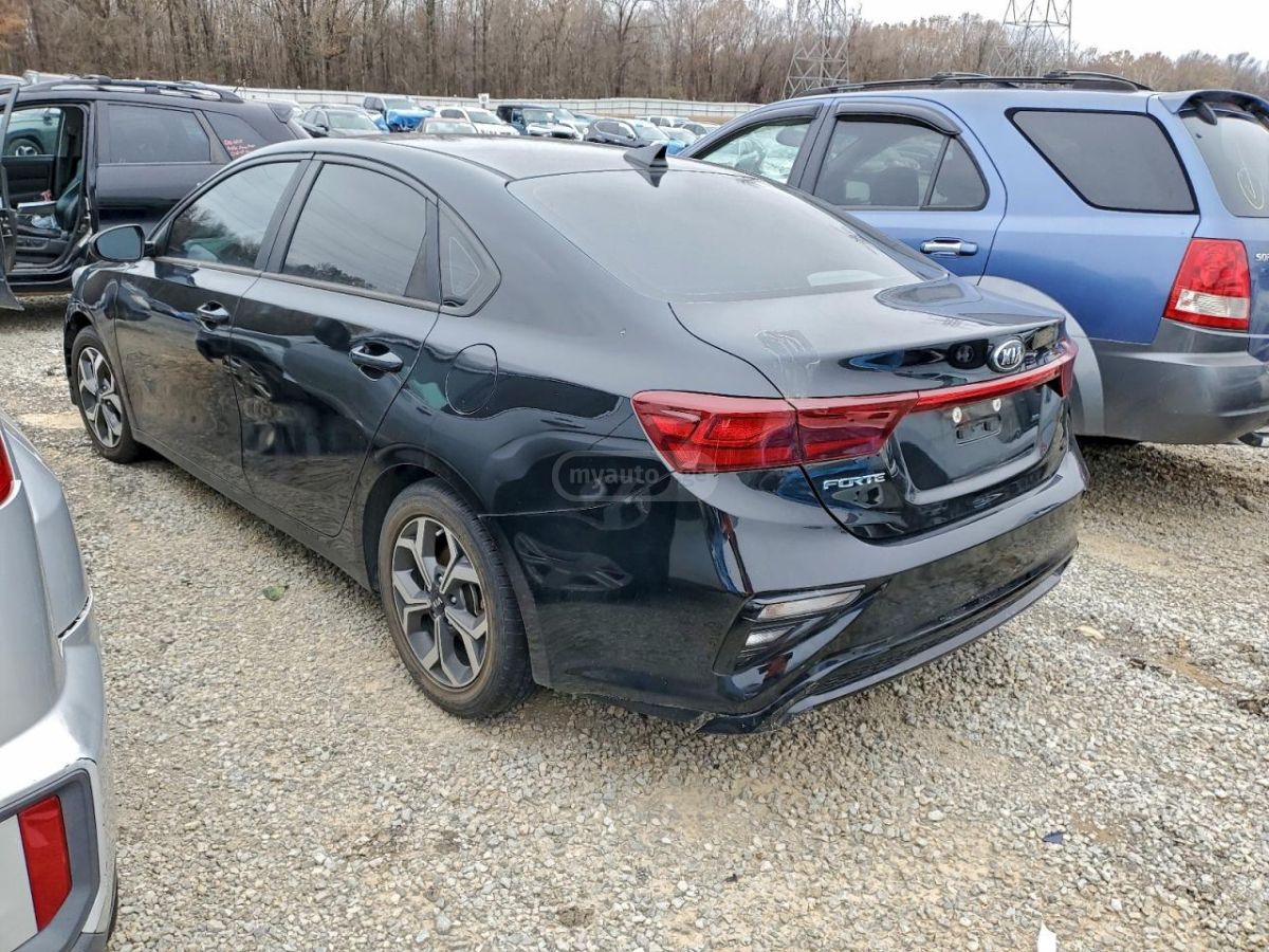 Kia Forte 2021 — photo 2