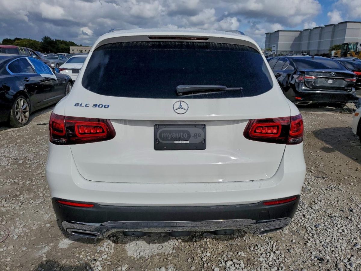Mercedes-Benz GLC 300 2022 — photo 2