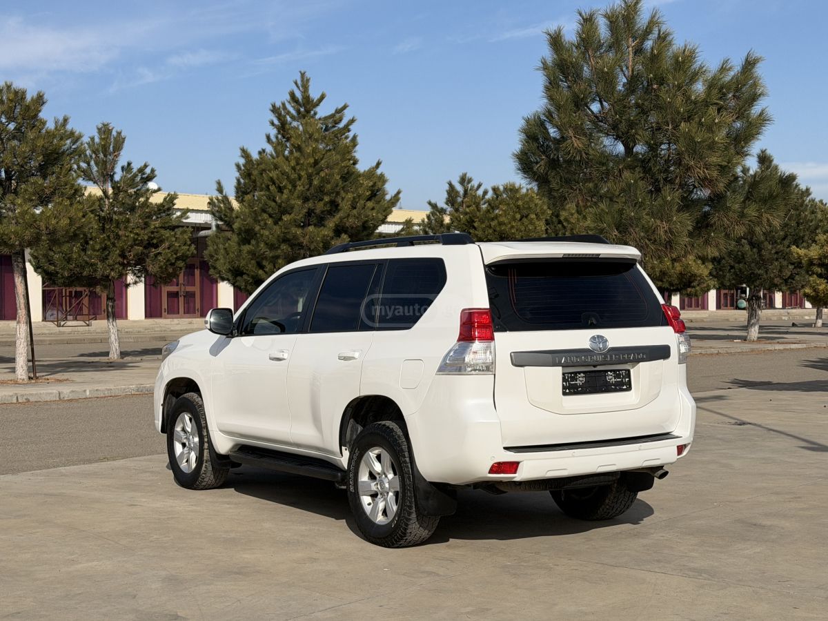 Toyota Land Cruiser Prado 2014 — photo 2