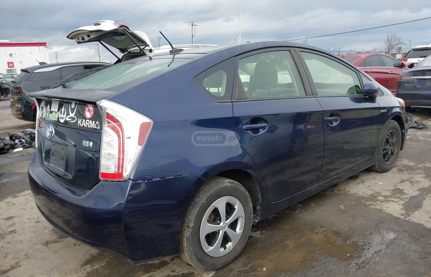 Toyota Prius 2015 — photo 2