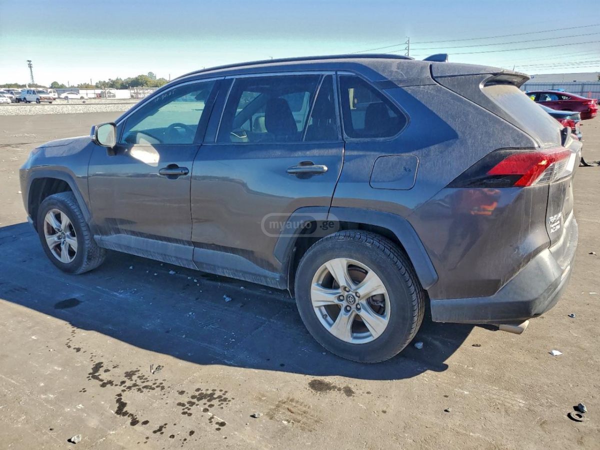 Toyota RAV4 2019 — photo 2