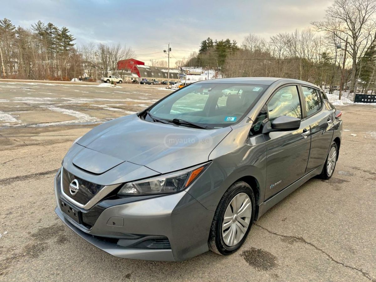 Nissan Leaf 2019 — photo 2