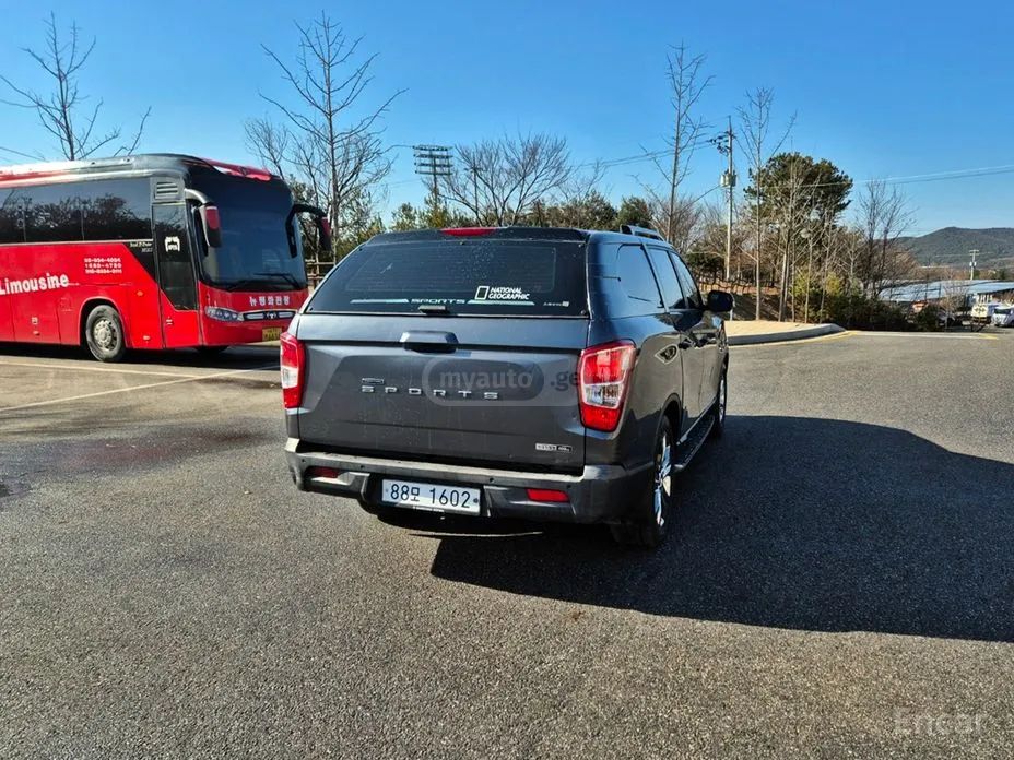 Ssangyong Rexton 2018 — photo 2