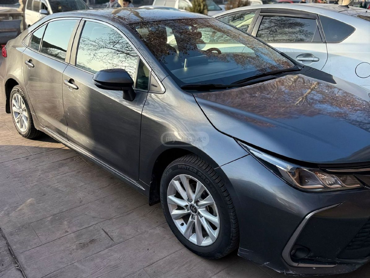 Toyota Corolla 2023 — photo 2