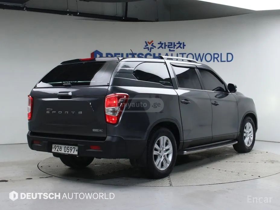 Ssangyong Rexton 2018 — photo 2