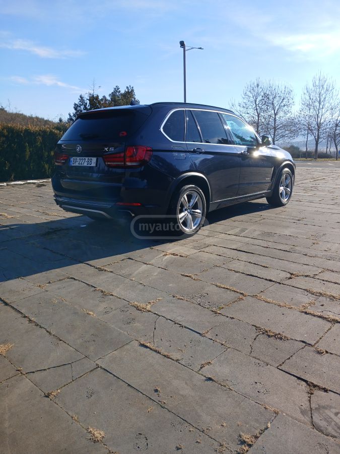 BMW X5 2015 — photo 2