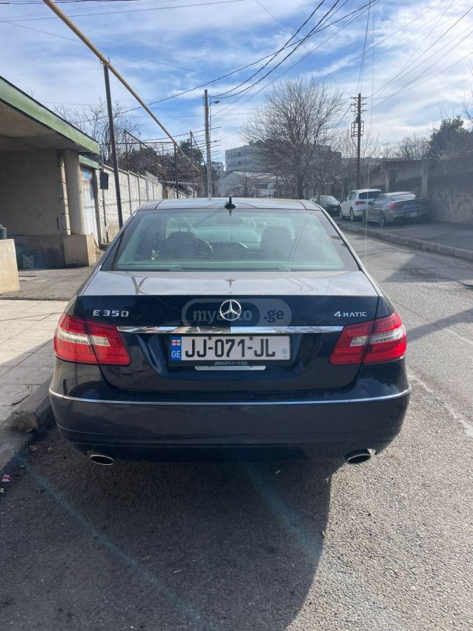Mercedes-Benz E 350 2011 — photo 2