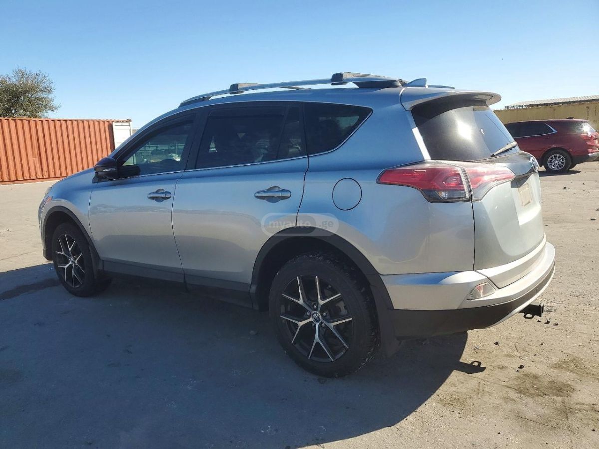 Toyota RAV4 2016 — photo 2