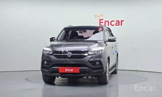 Ssangyong Rexton 2018 — photo 2