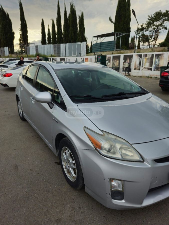 Toyota Prius 2011 — photo 2