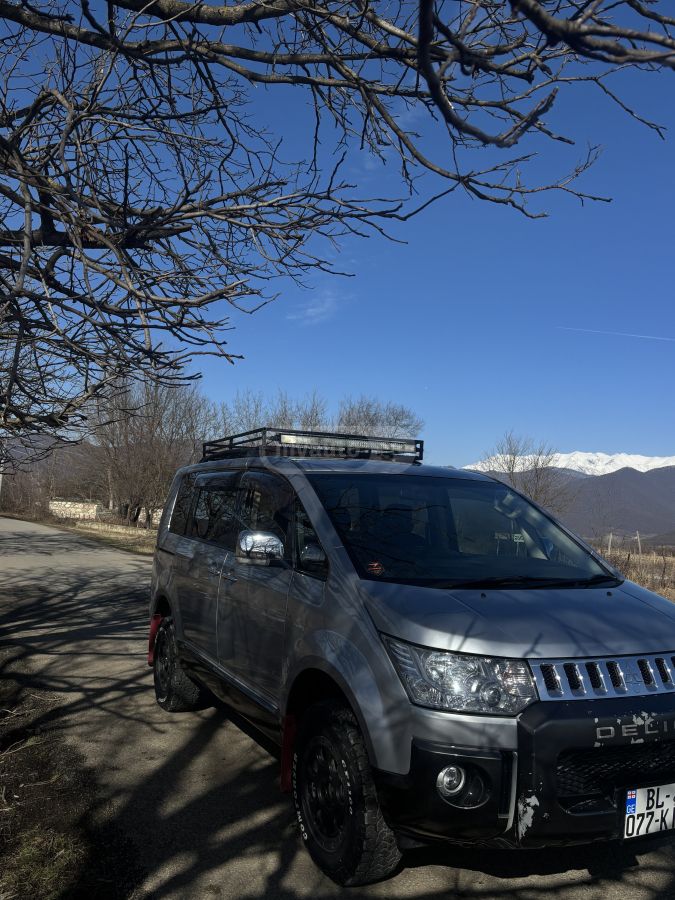 Mitsubishi Delica 2016 — photo 2