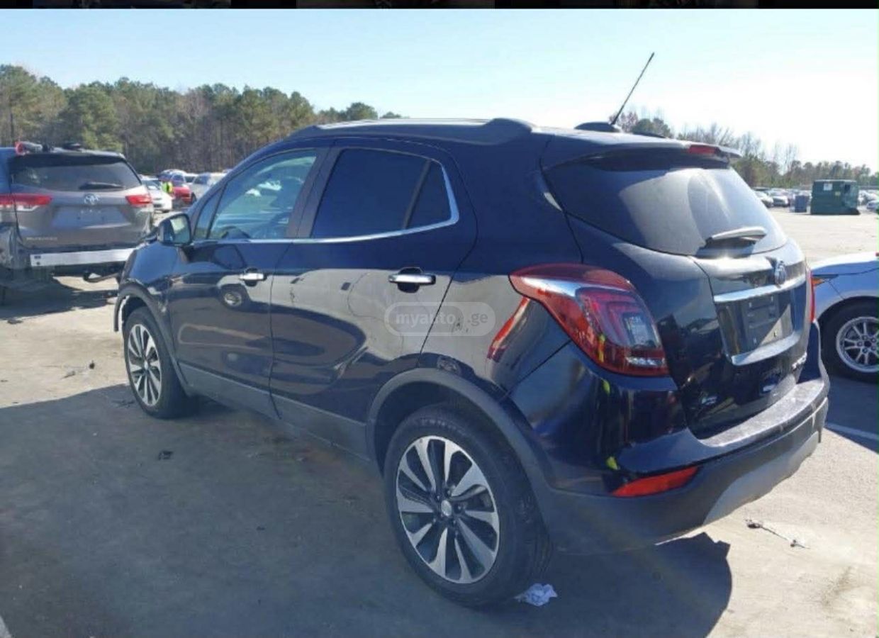 Buick Encore 2021 — photo 2