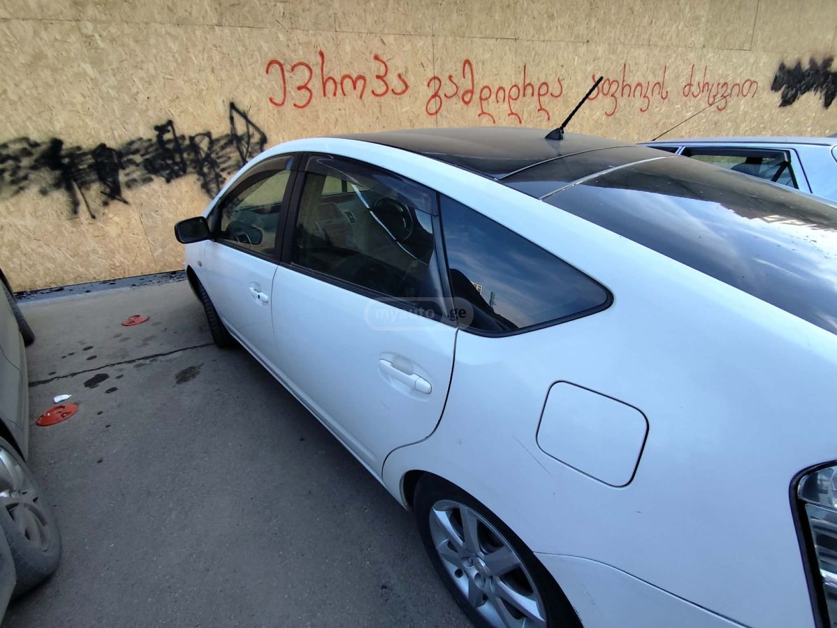 Toyota Prius 2004 — photo 2