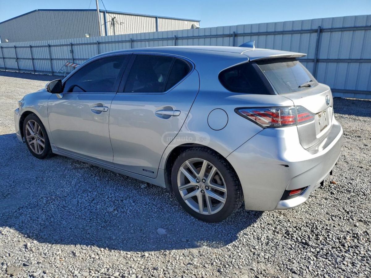 Lexus CT 200 h 2015 — photo 2