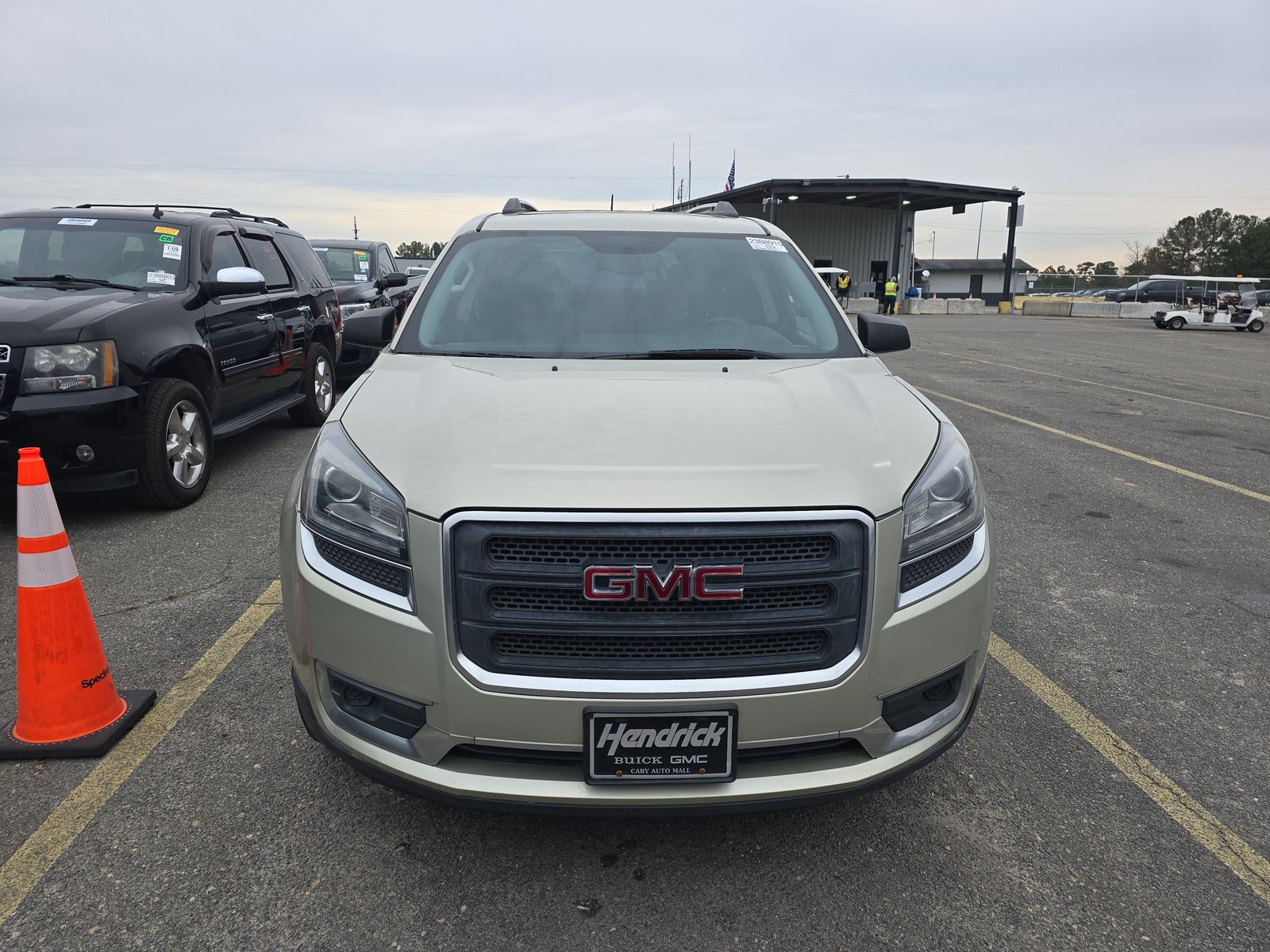 GMC Acadia 2016 — photo 2