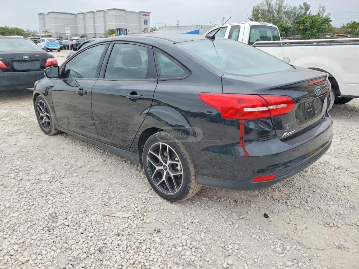 Ford Focus 2018 — photo 2
