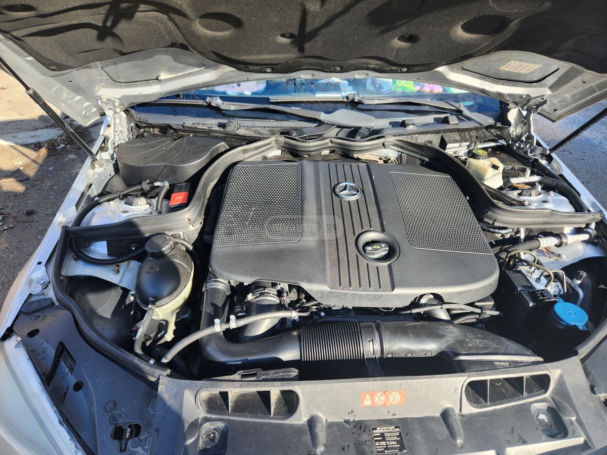 Mercedes-Benz C 220 2009 — photo 2