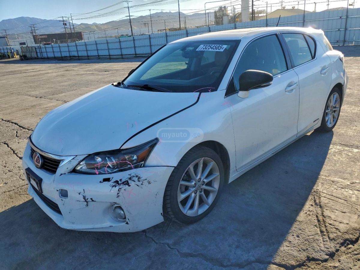 Lexus CT 200 h