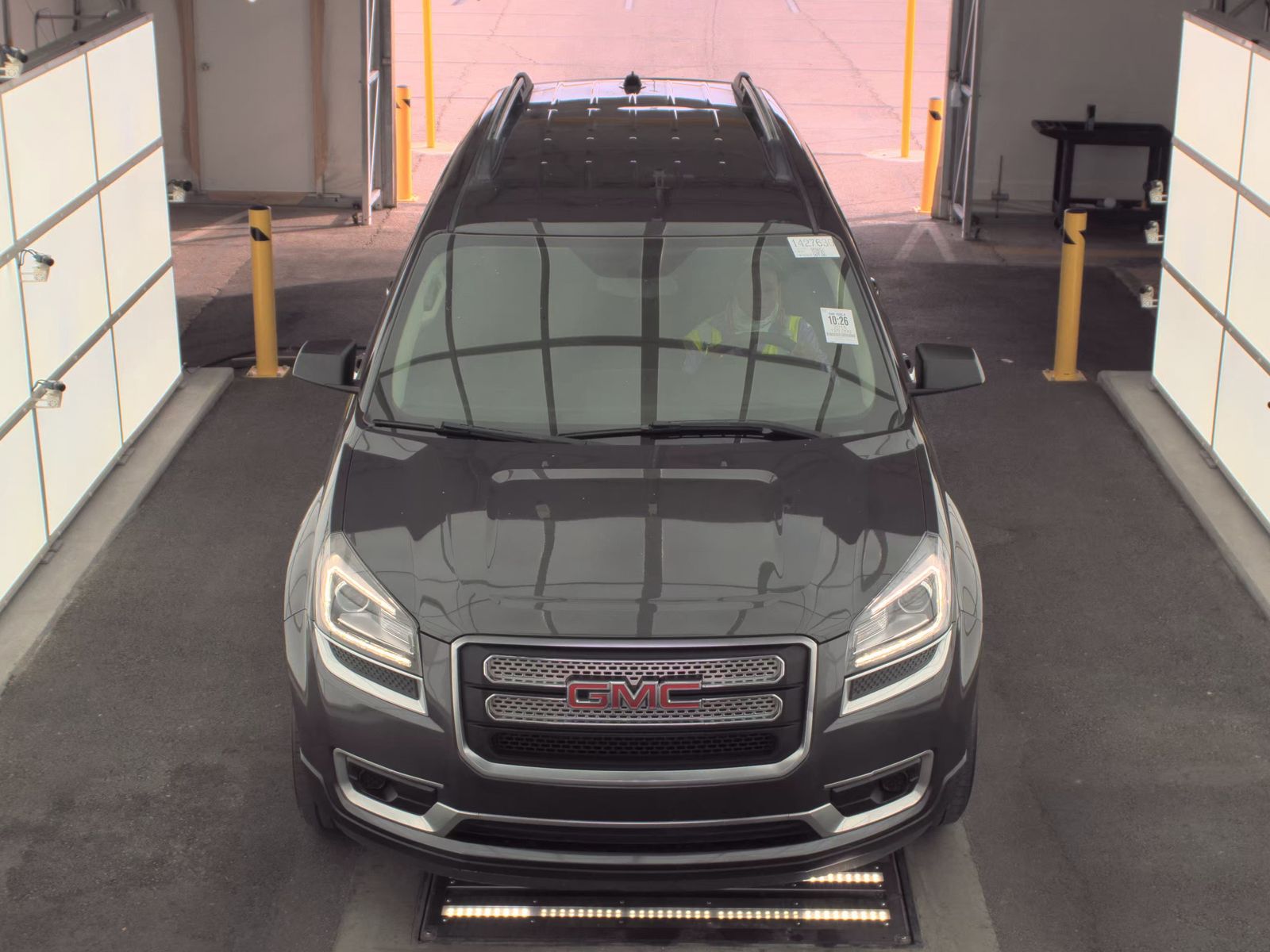 GMC Acadia 2016 — photo 2