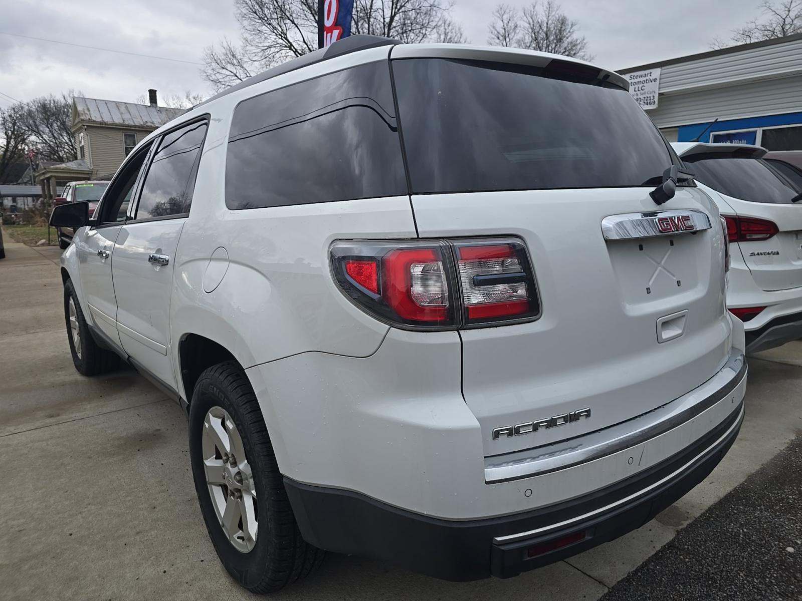 GMC Acadia 2016 — photo 2