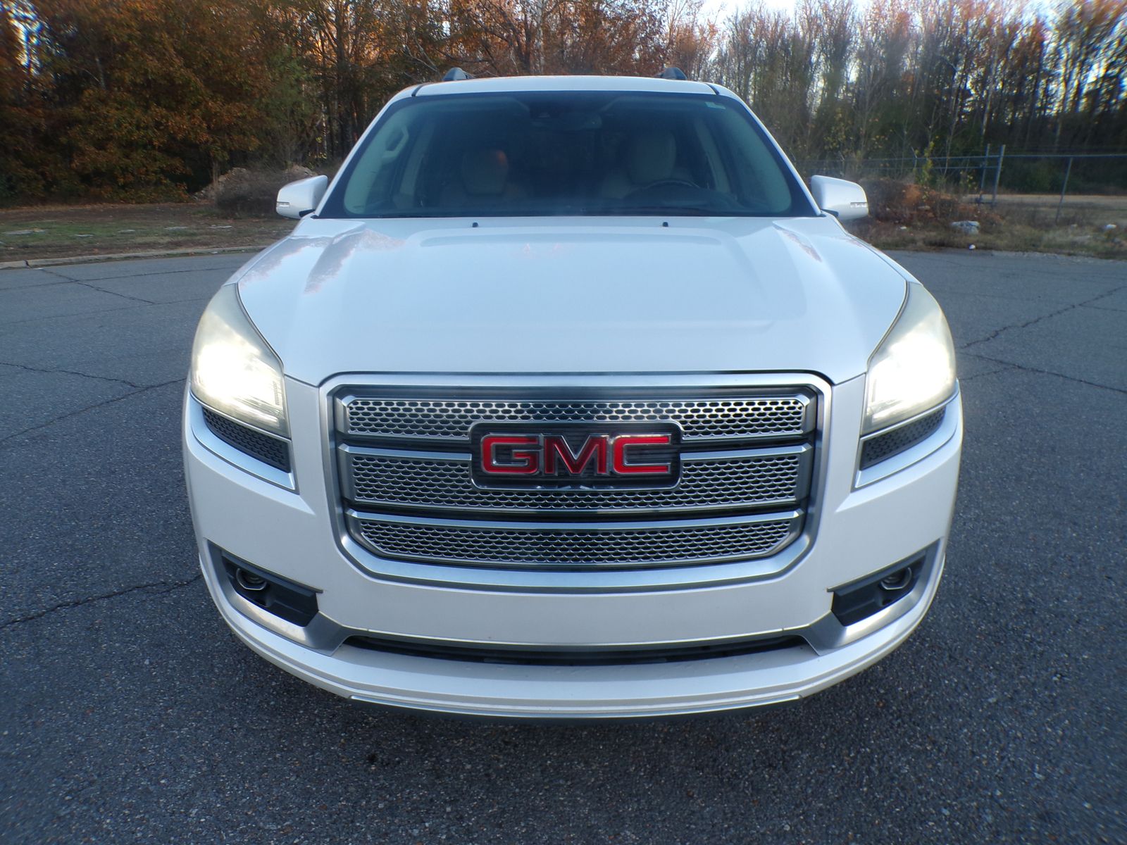 GMC Acadia 2016 — photo 2