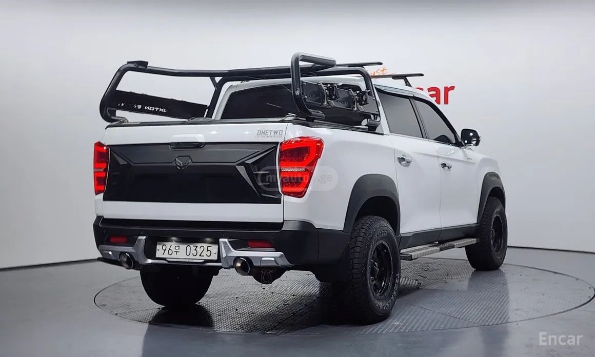 Ssangyong Rexton 2019 — photo 2