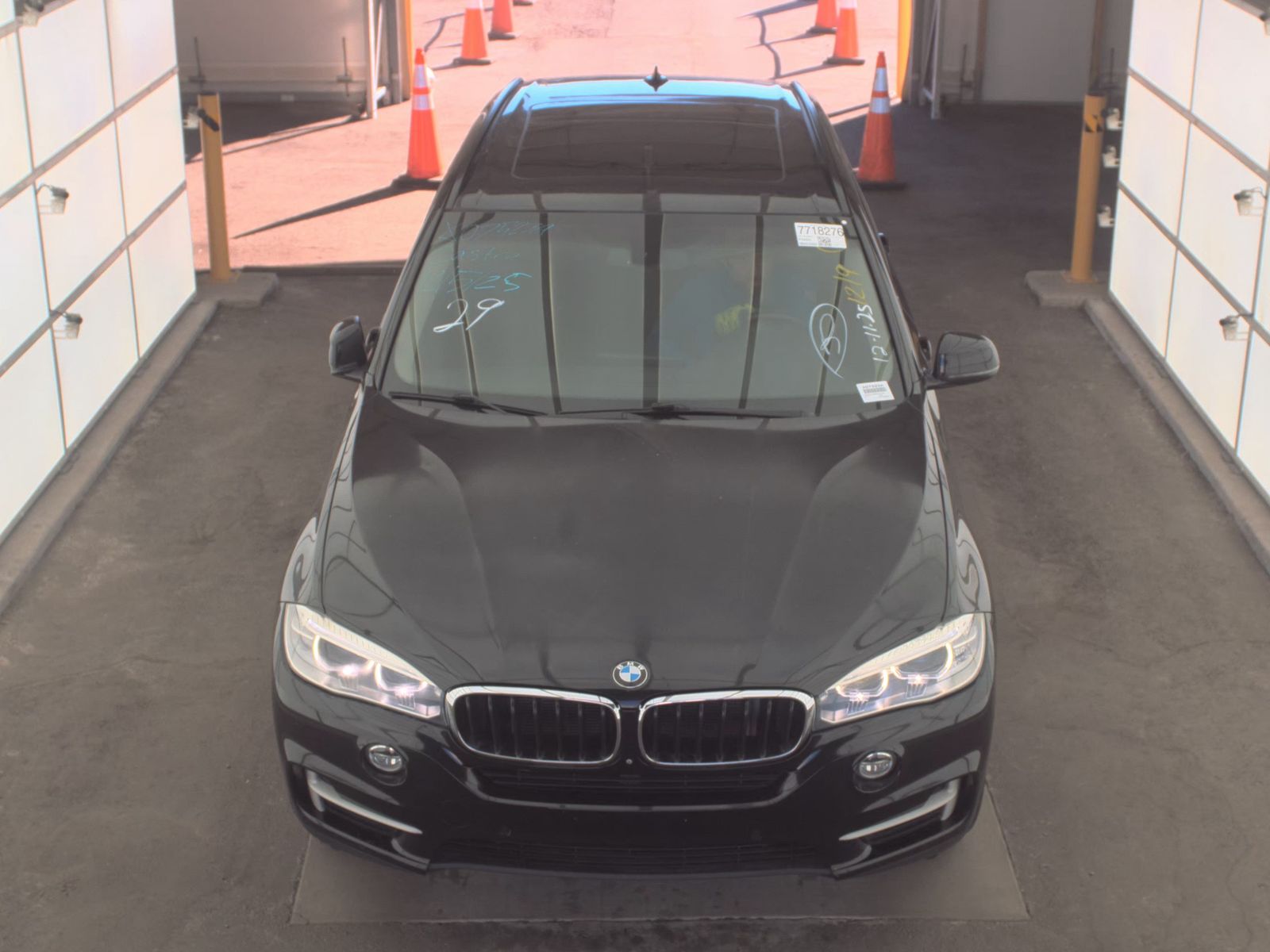 BMW X5 2015 — photo 2