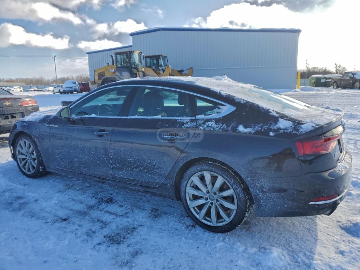 Audi A5 2018 — photo 2