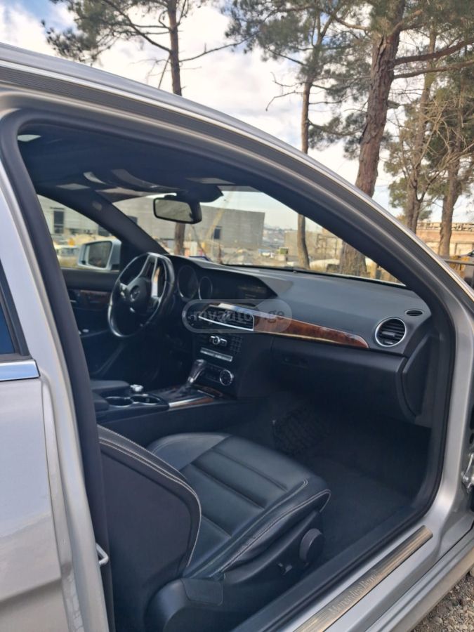 Mercedes-Benz C 250 2012 — photo 2
