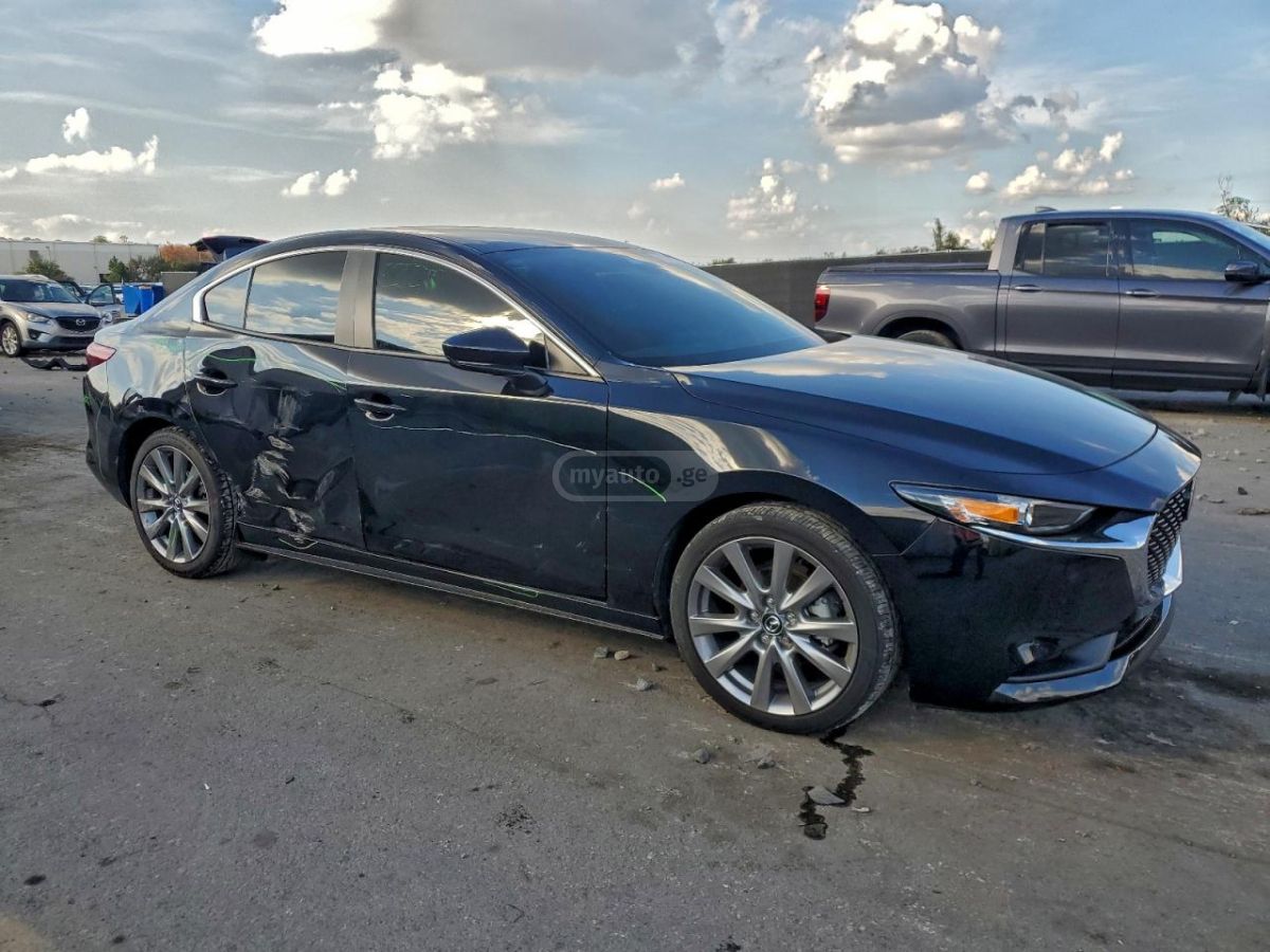 Mazda Mazda3 2023 — photo 2