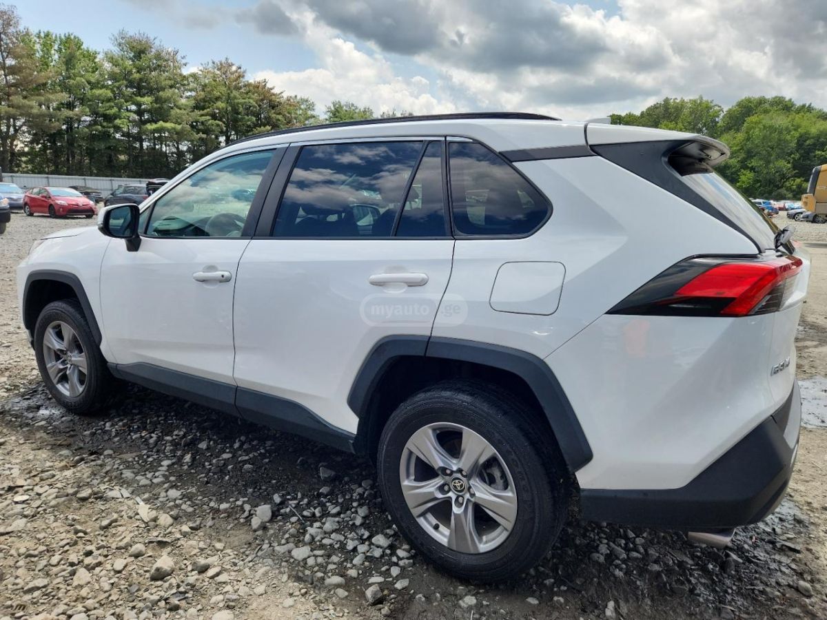 Toyota RAV4 2023 — photo 2