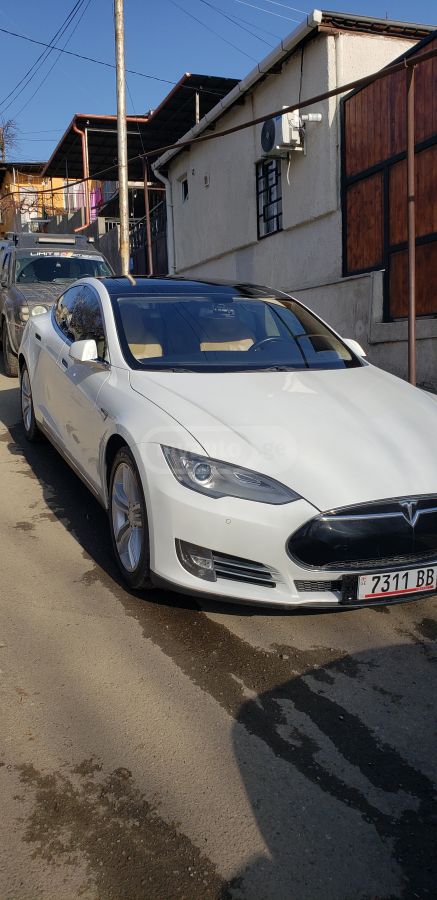 Tesla Model S 2013 — photo 2