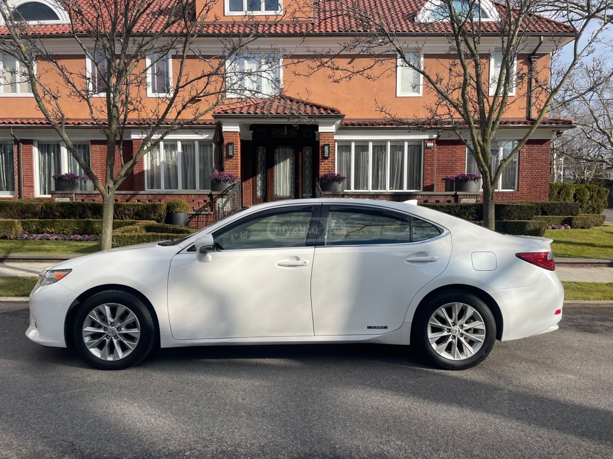 Lexus ES 300 2015 — photo 2
