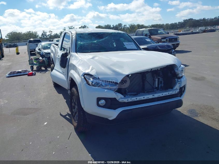 Toyota Tacoma 2023 — photo 2