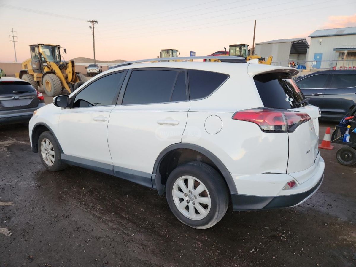 Toyota RAV4 2016 — photo 2