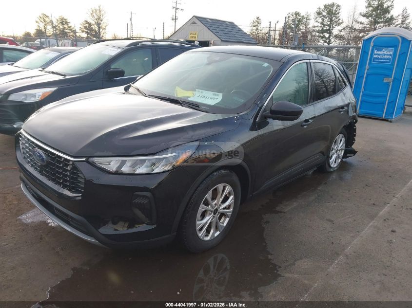 Ford Escape 2023 — photo 2