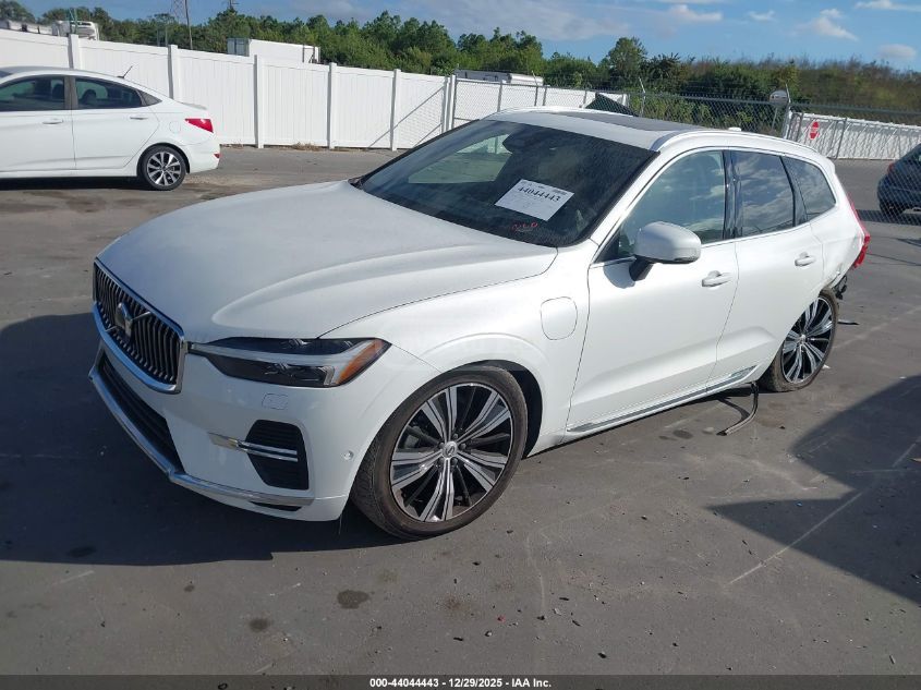 Volvo XC60 2023 — photo 2