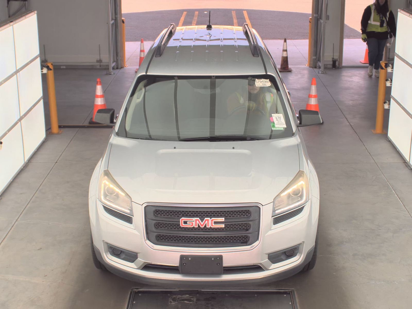 GMC Acadia 2016 — photo 2