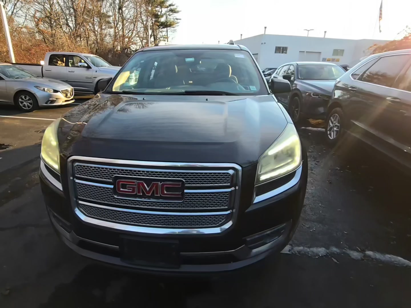GMC Acadia 2016 — photo 2
