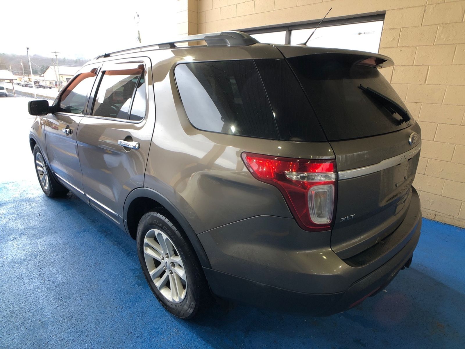 Ford Explorer 2015 — photo 2