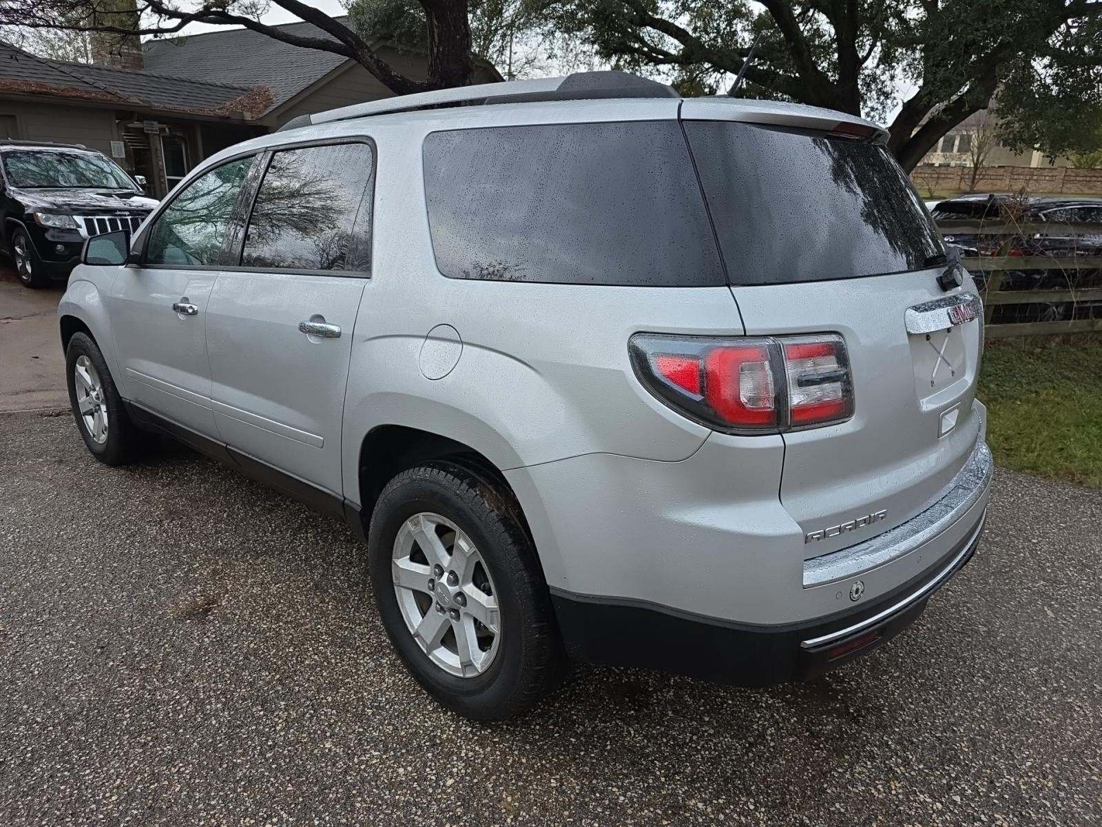 GMC Acadia 2016 — photo 2