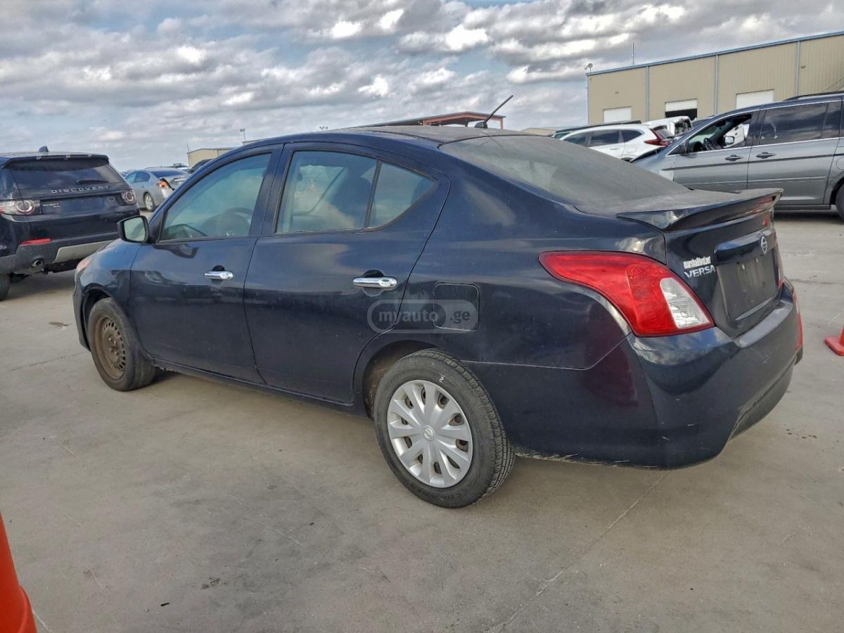 Nissan Versa 2019 — photo 2