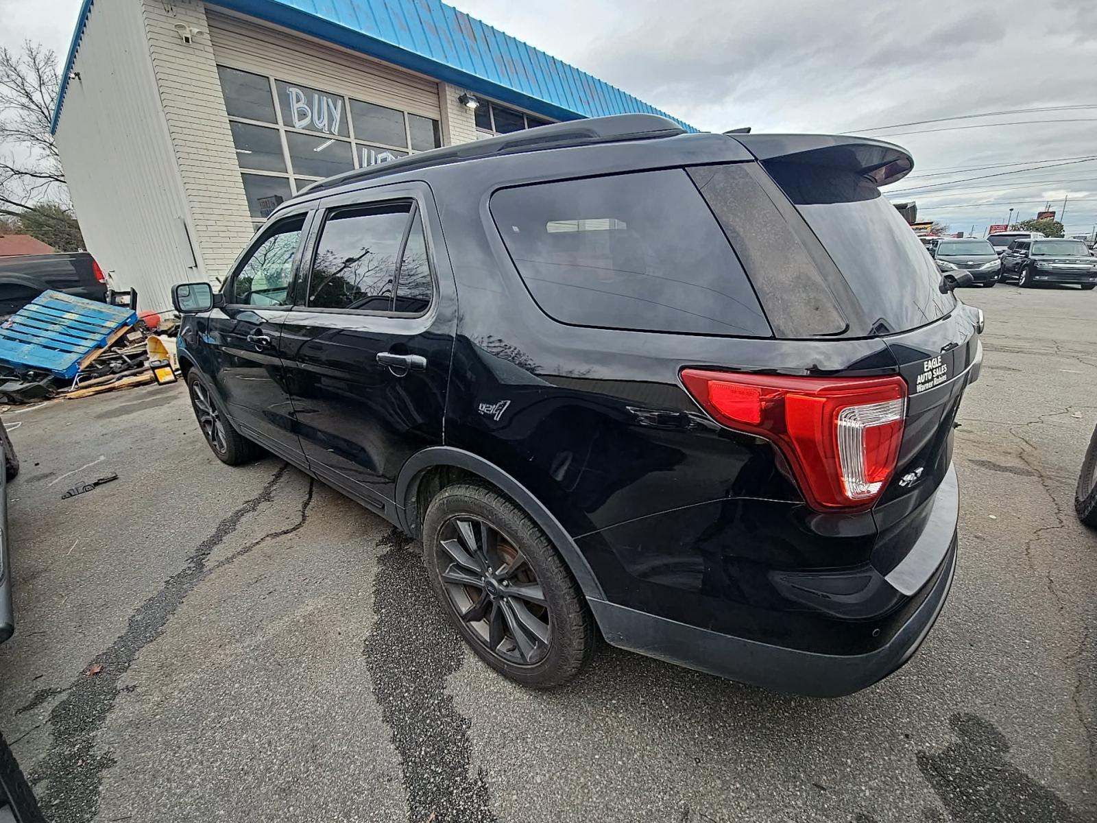 Ford Explorer 2017 — photo 2